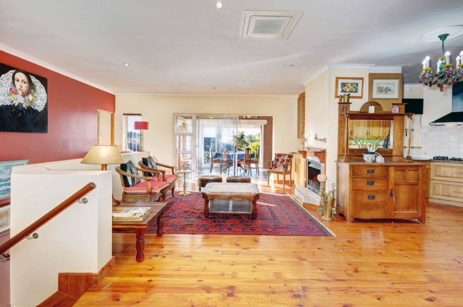 4 Bedroom Property for Sale in Van Riebeeckshof Western Cape